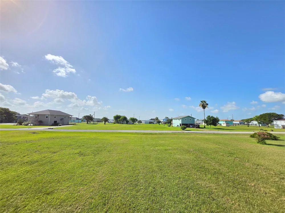 588 Bayview Drive Palacios, TX 77465