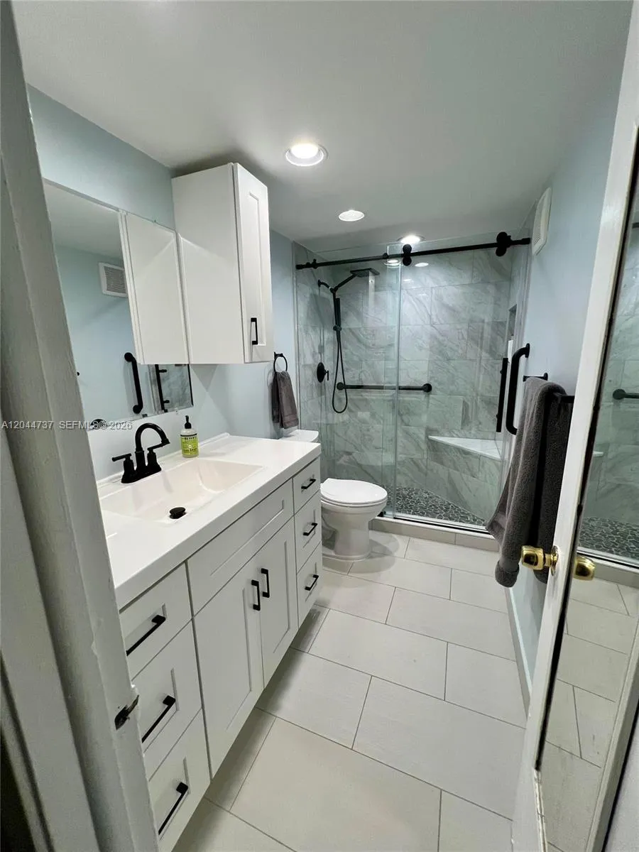 3745 SW 59th Ave #124 Davie, FL 33314