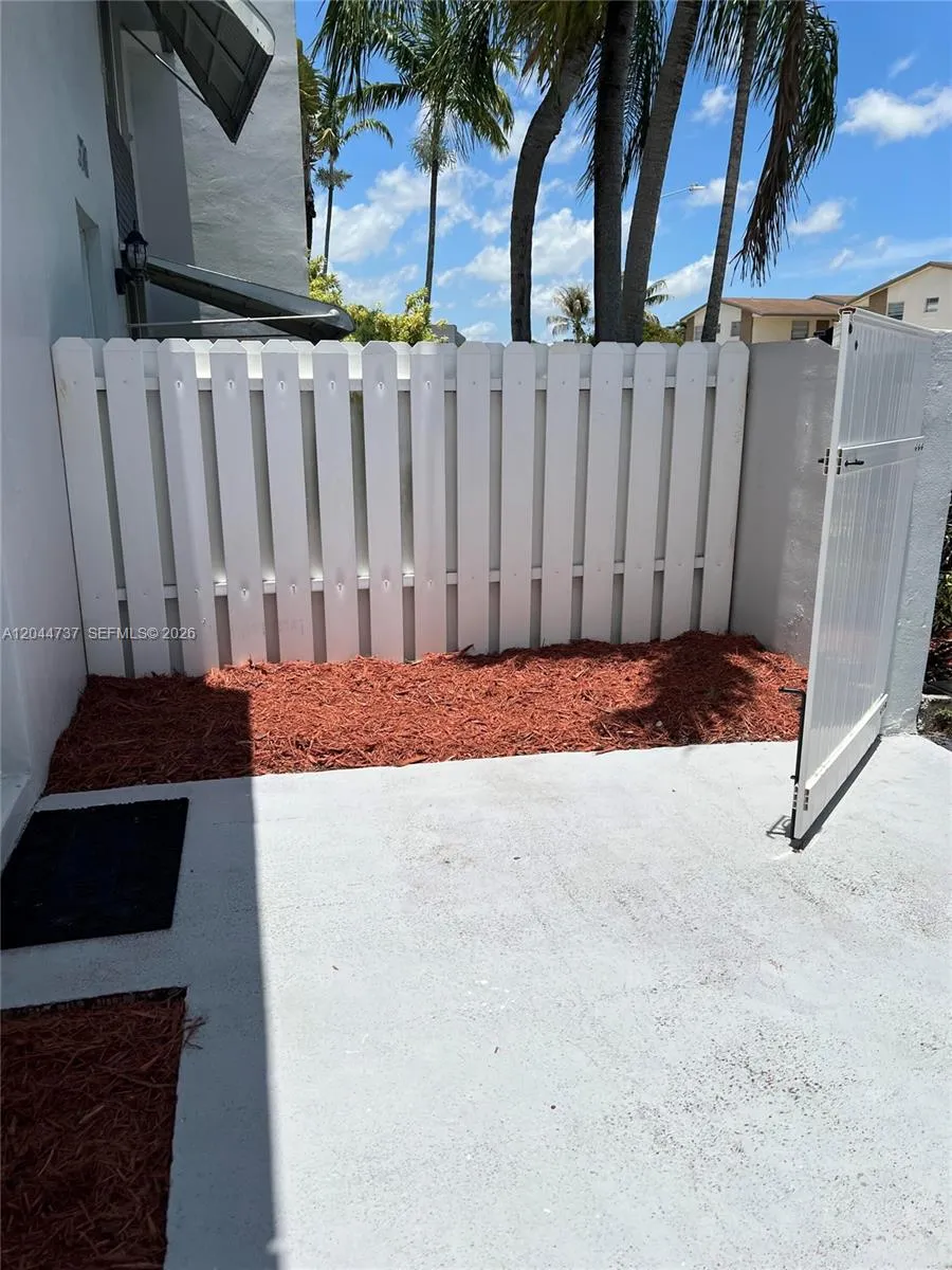 3745 SW 59th Ave #124 Davie, FL 33314