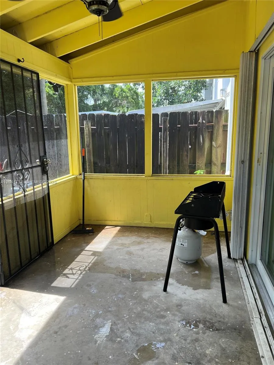 3745 SW 59th Ave #124 Davie, FL 33314