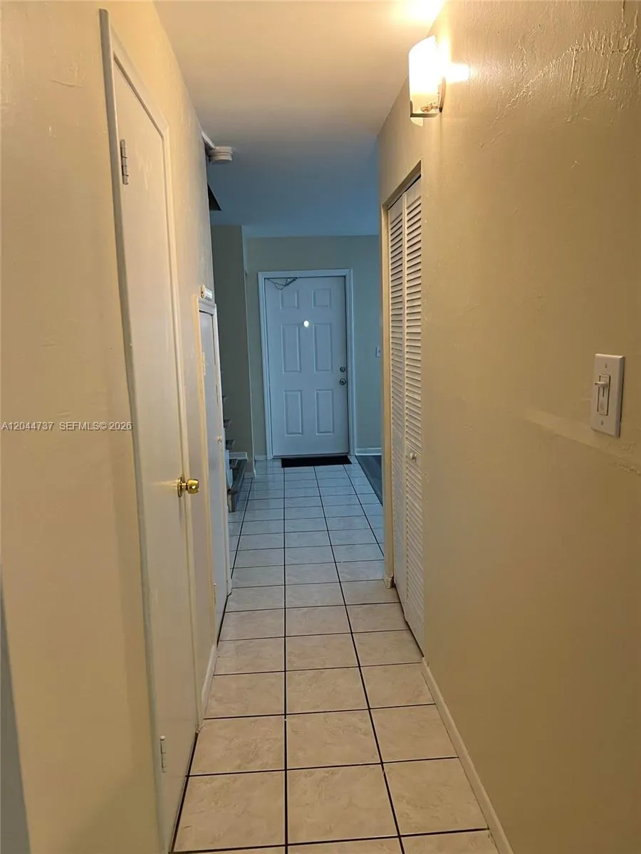 3745 SW 59th Ave #124 Davie, FL 33314