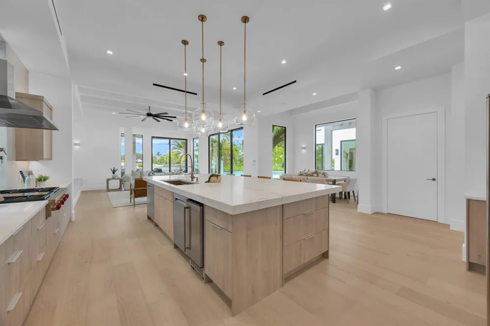 19175 W Riverside Drive Tequesta, FL 33469