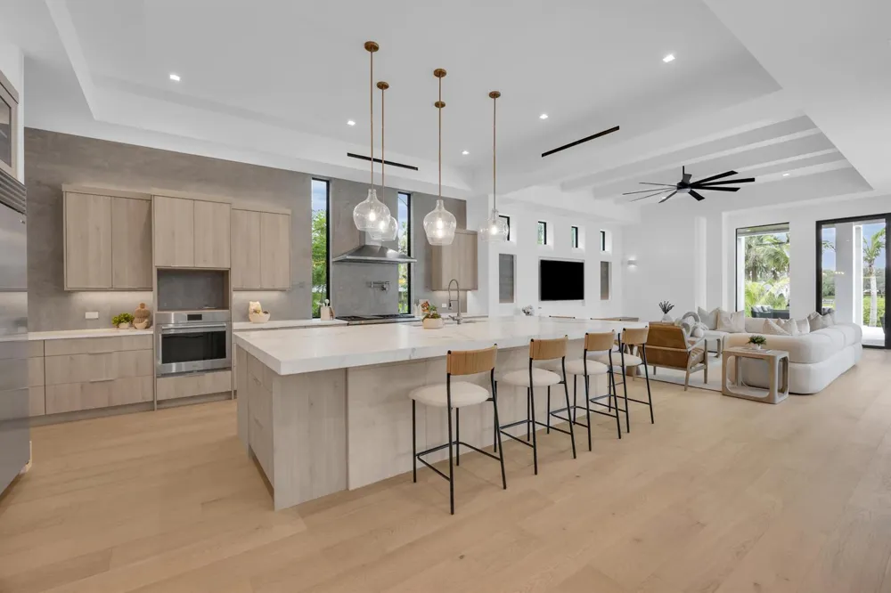 19175 W Riverside Drive Tequesta, FL 33469
