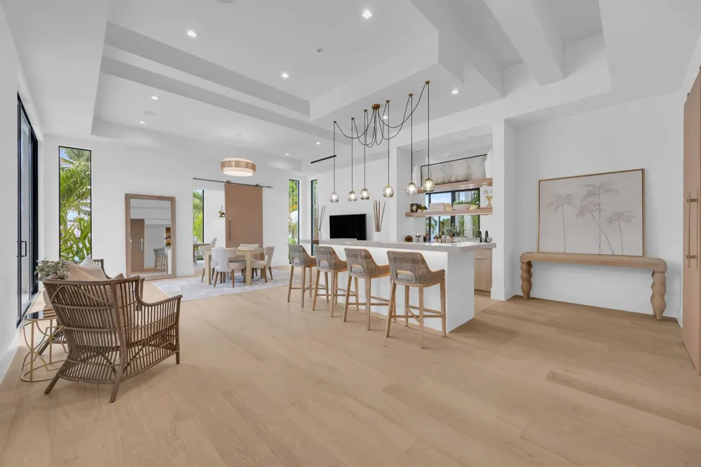 19175 W Riverside Drive Tequesta, FL 33469