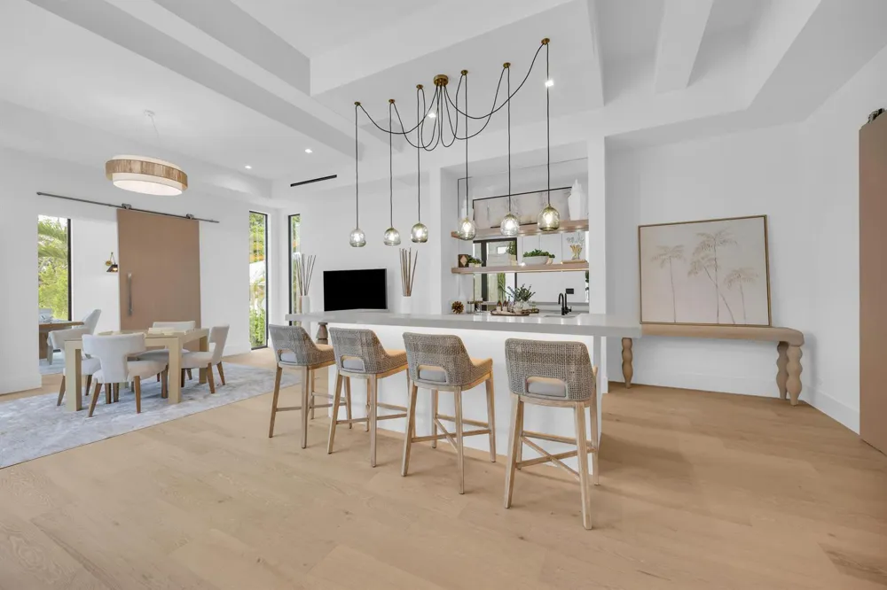 19175 W Riverside Drive Tequesta, FL 33469