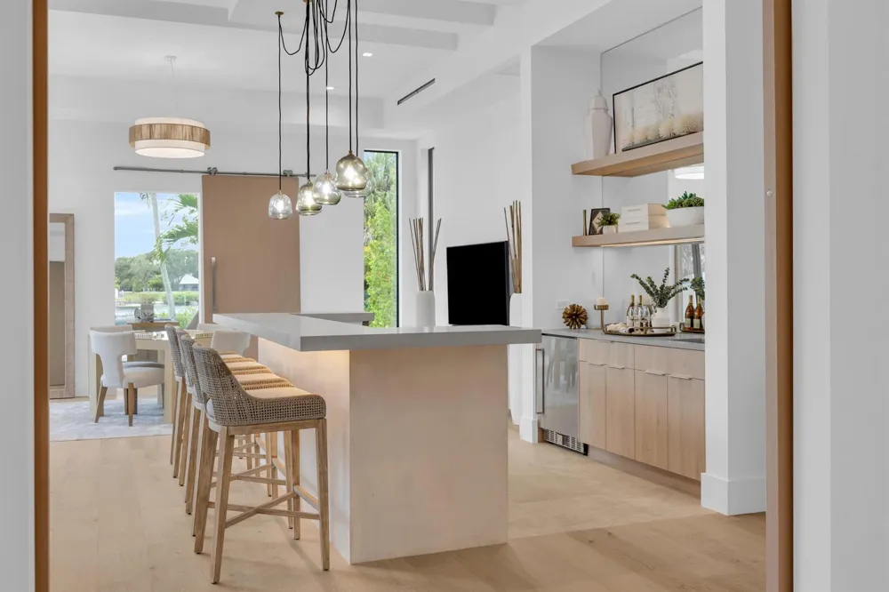 19175 W Riverside Drive Tequesta, FL 33469