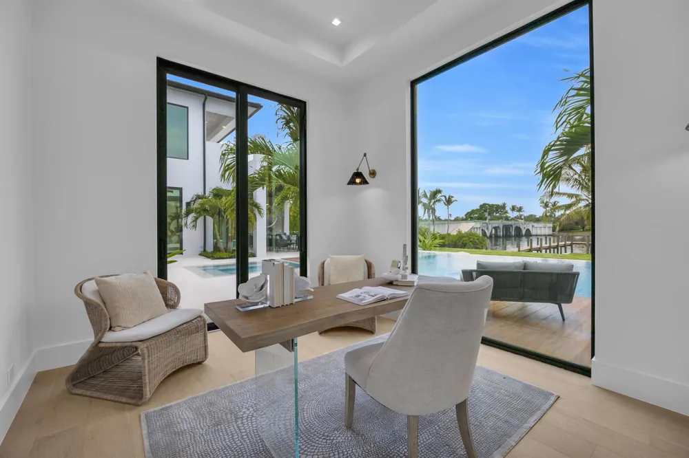 19175 W Riverside Drive Tequesta, FL 33469