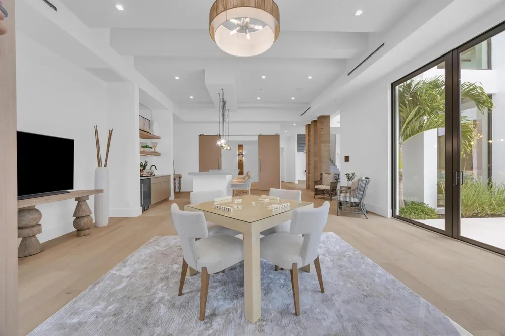 19175 W Riverside Drive Tequesta, FL 33469