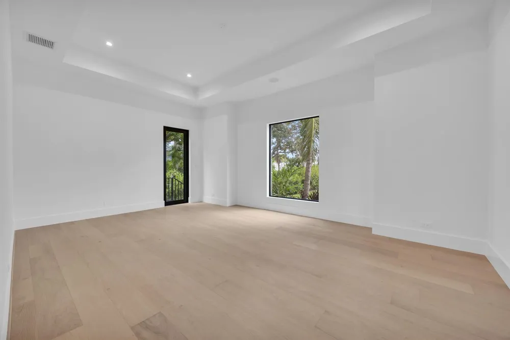 19175 W Riverside Drive Tequesta, FL 33469