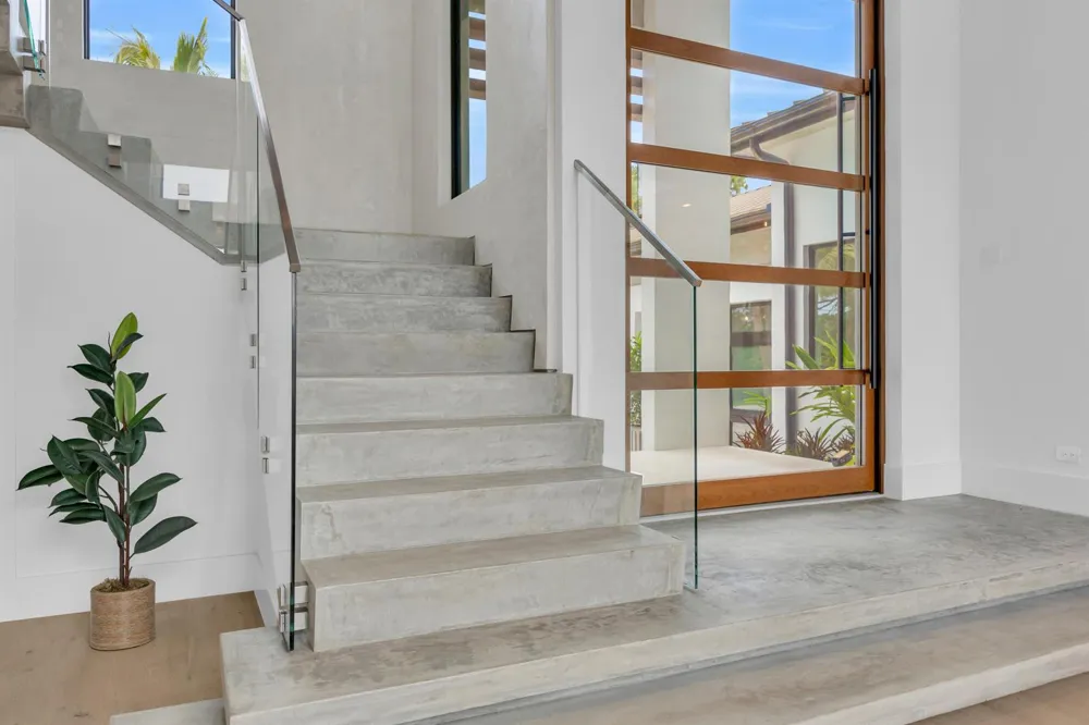 19175 W Riverside Drive Tequesta, FL 33469