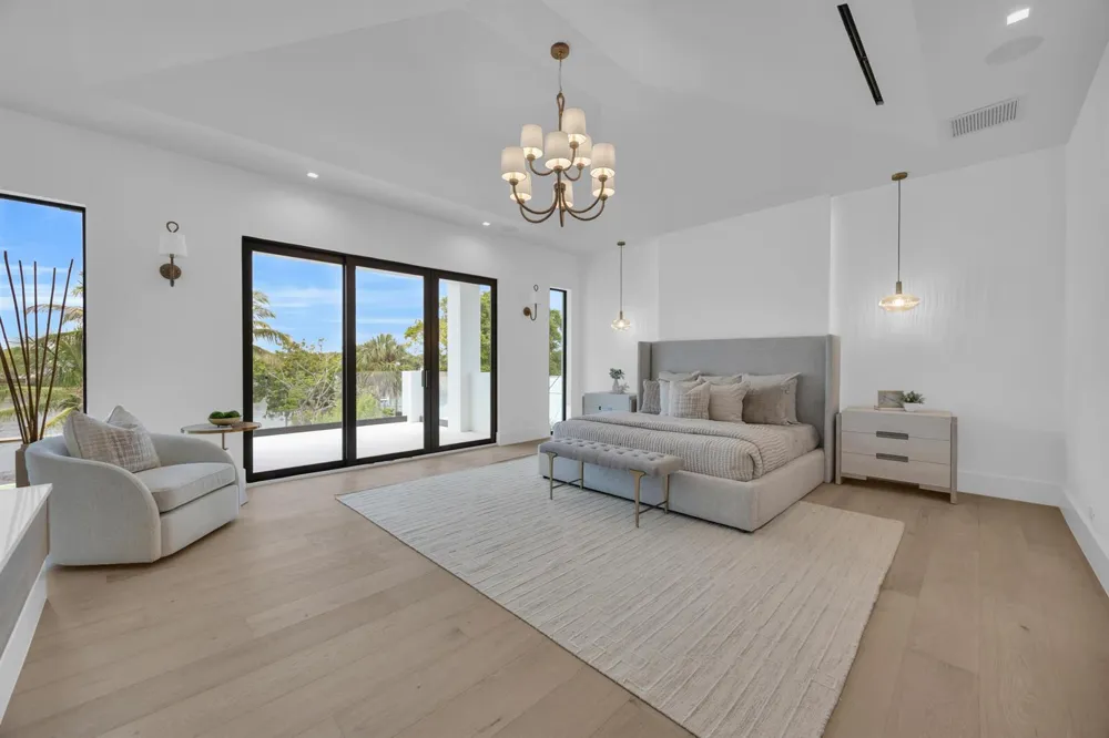 19175 W Riverside Drive Tequesta, FL 33469