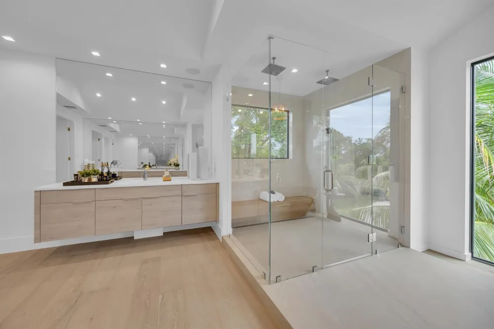 19175 W Riverside Drive Tequesta, FL 33469