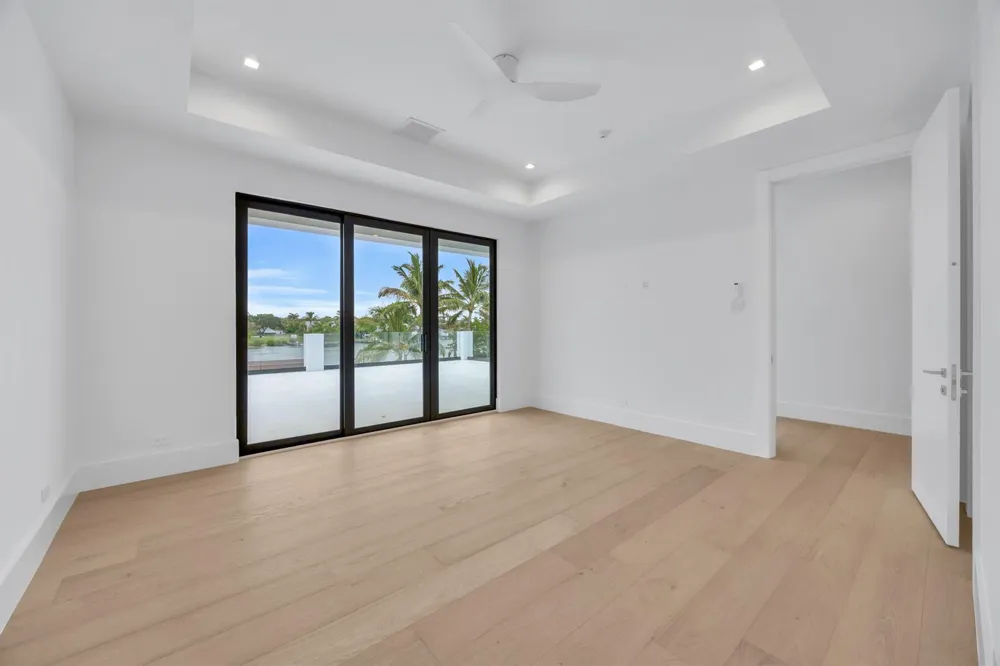 19175 W Riverside Drive Tequesta, FL 33469
