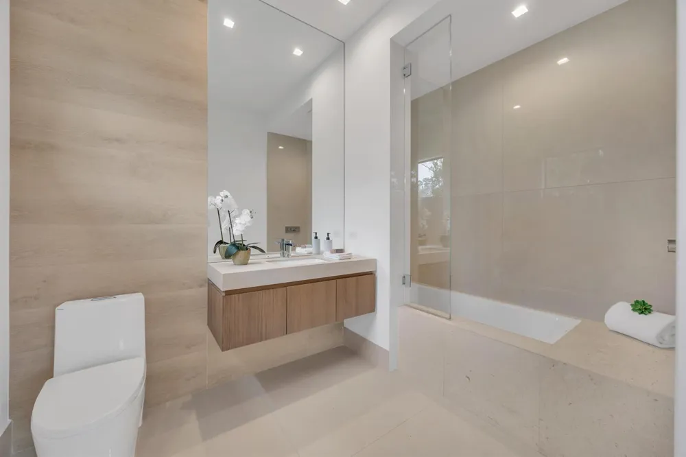 19175 W Riverside Drive Tequesta, FL 33469
