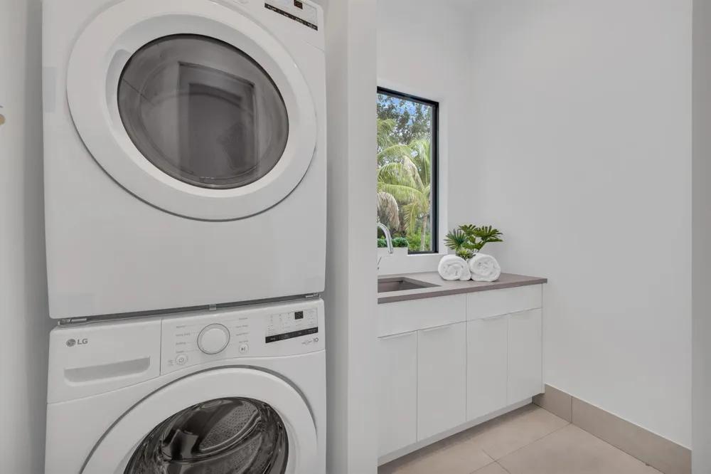 19175 W Riverside Drive Tequesta, FL 33469