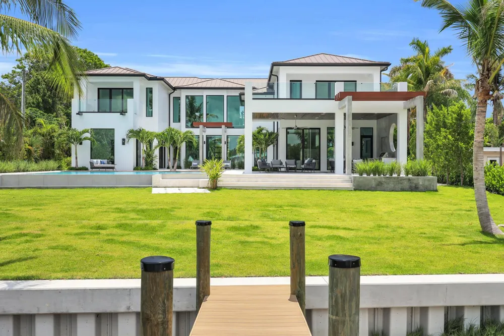 19175 W Riverside Drive Tequesta, FL 33469