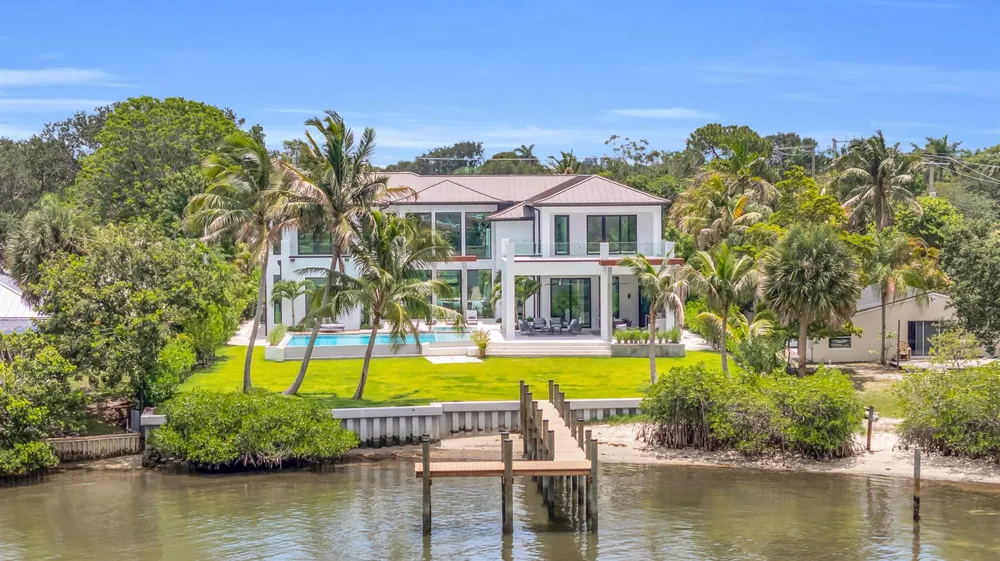 19175 W Riverside Drive Tequesta, FL 33469