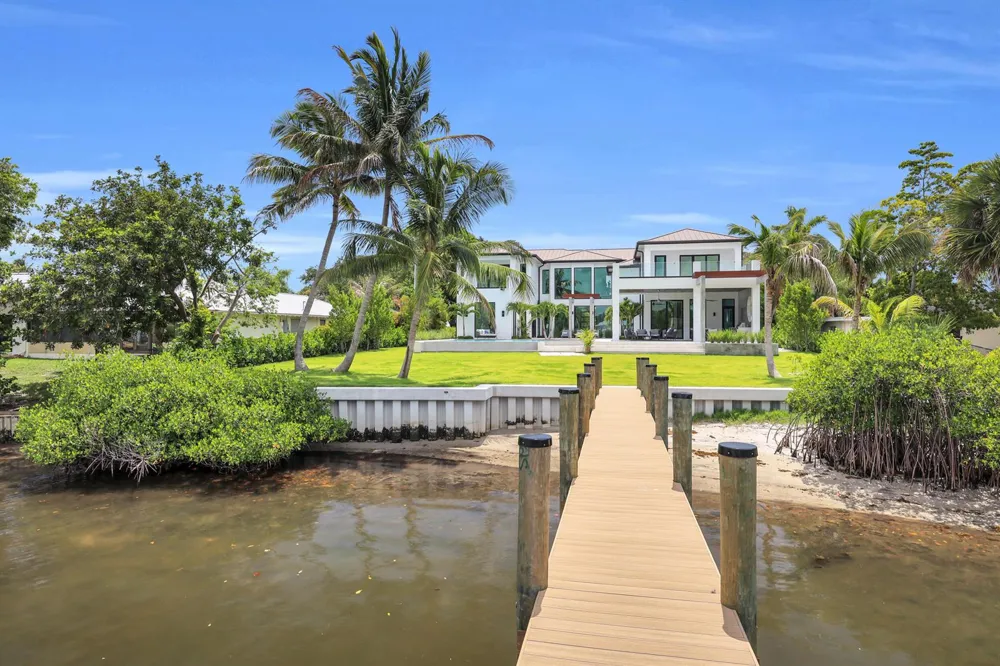 19175 W Riverside Drive Tequesta, FL 33469