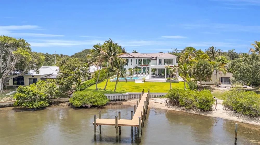 19175 W Riverside Drive Tequesta, FL 33469