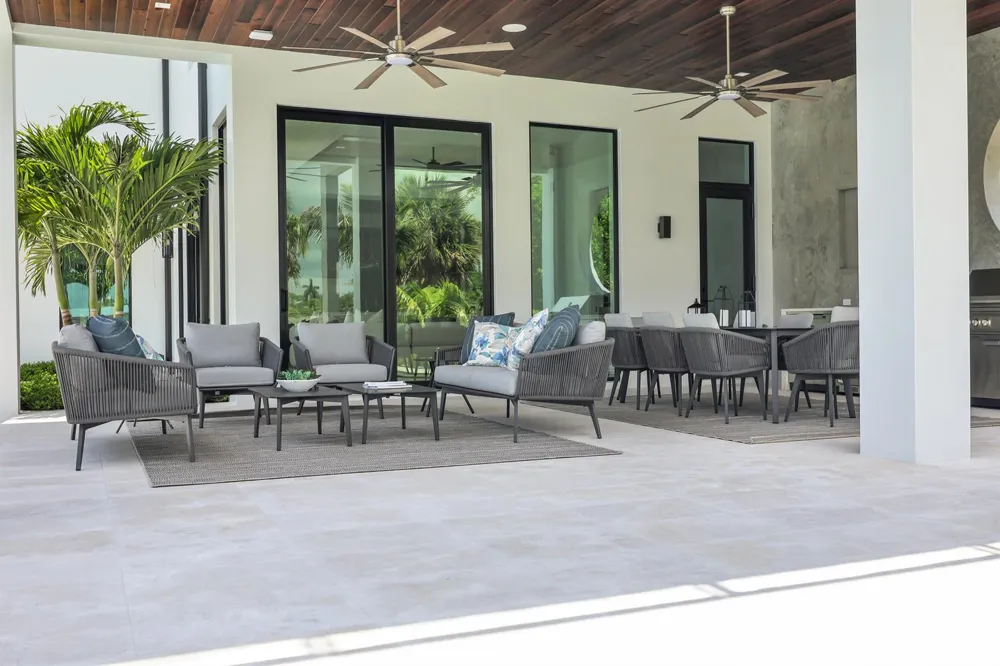 19175 W Riverside Drive Tequesta, FL 33469