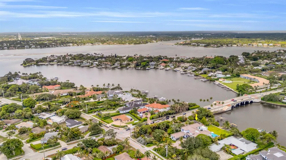 19175 W Riverside Drive Tequesta, FL 33469