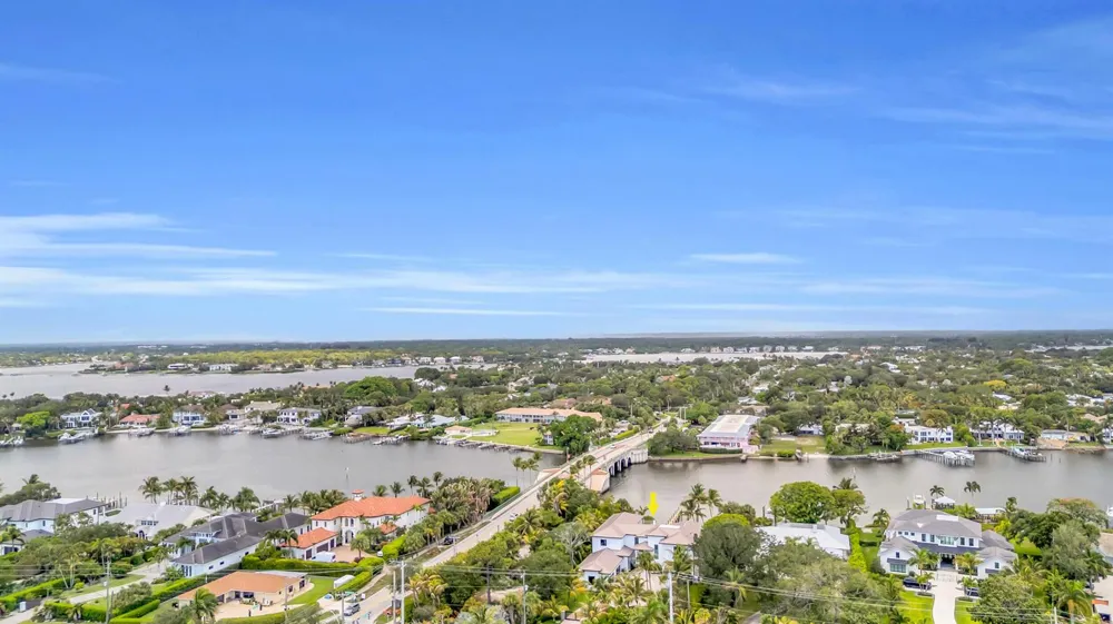 19175 W Riverside Drive Tequesta, FL 33469
