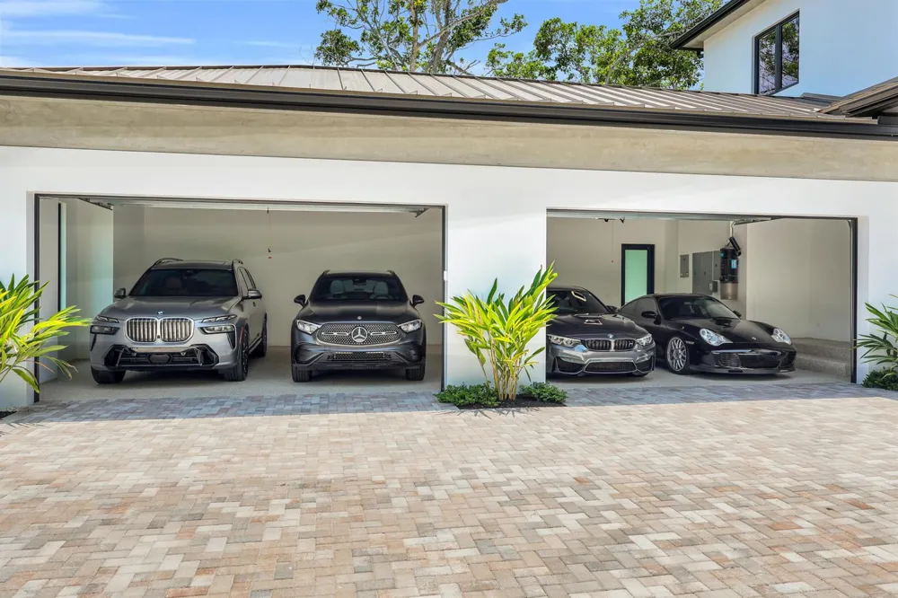 19175 W Riverside Drive Tequesta, FL 33469