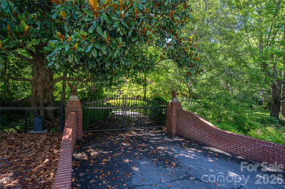 805 S Aspen Street Lincolnton, NC 28092