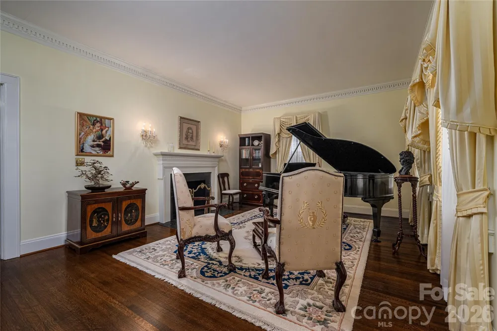 805 S Aspen Street Lincolnton, NC 28092