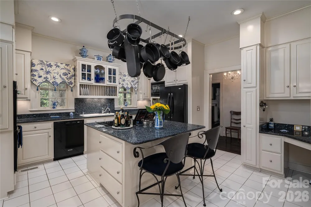 805 S Aspen Street Lincolnton, NC 28092