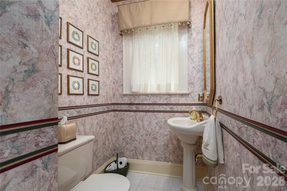 805 S Aspen Street Lincolnton, NC 28092