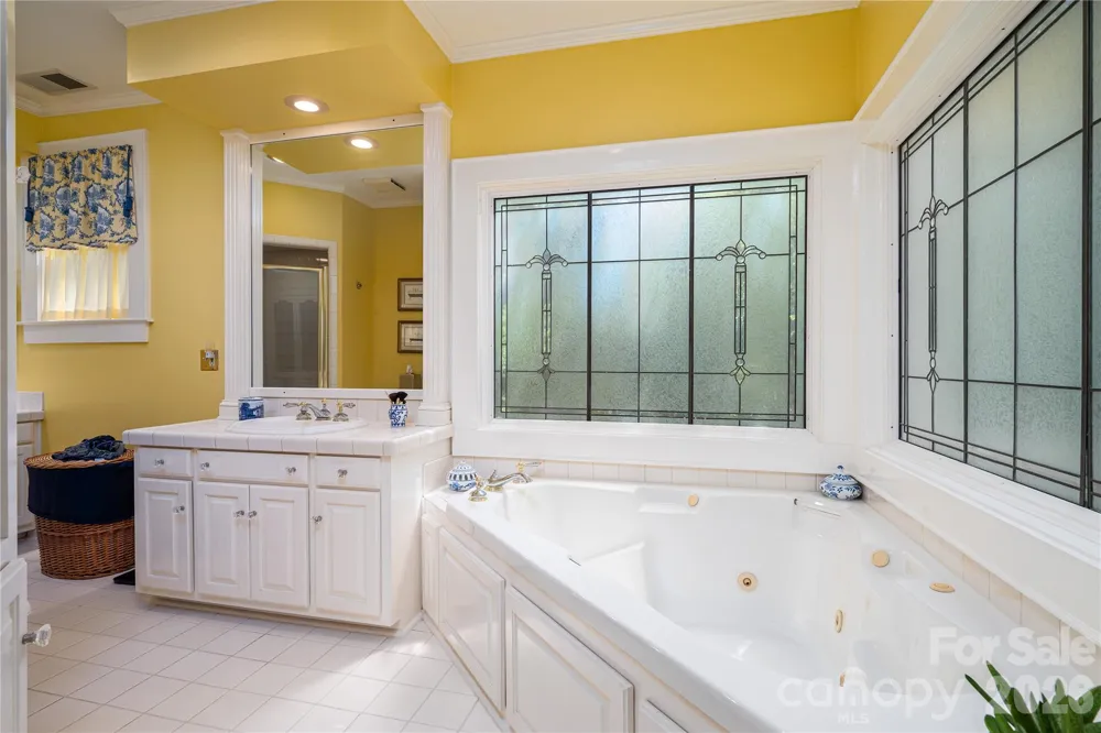 805 S Aspen Street Lincolnton, NC 28092