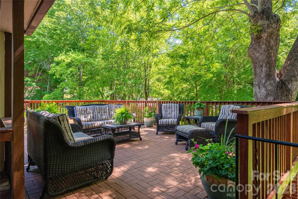 805 S Aspen Street Lincolnton, NC 28092