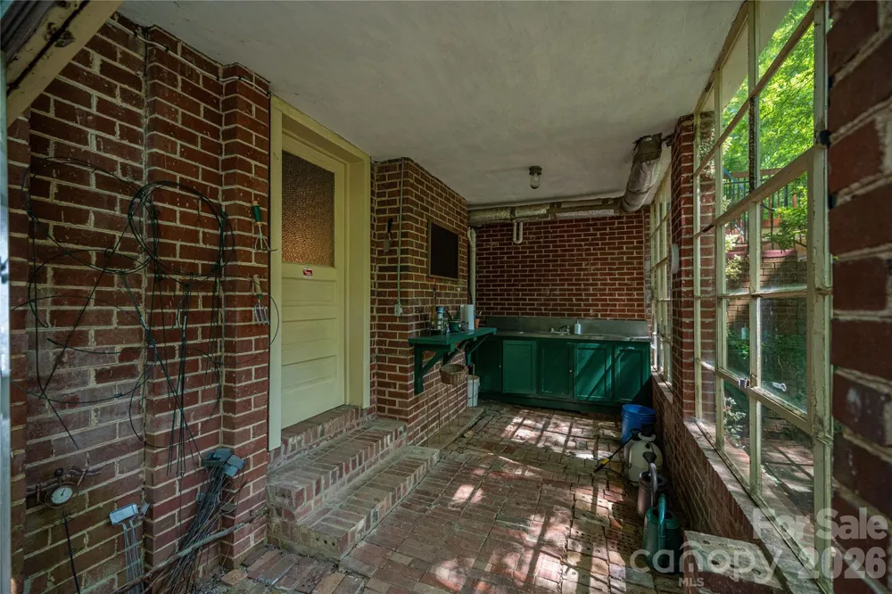 805 S Aspen Street Lincolnton, NC 28092