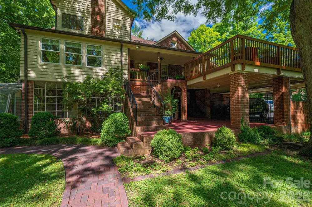 805 S Aspen Street Lincolnton, NC 28092