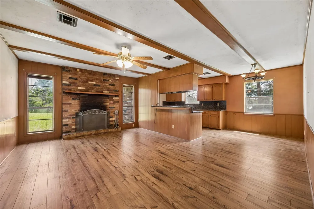 10032 Highway 105 Brenham, TX 77833