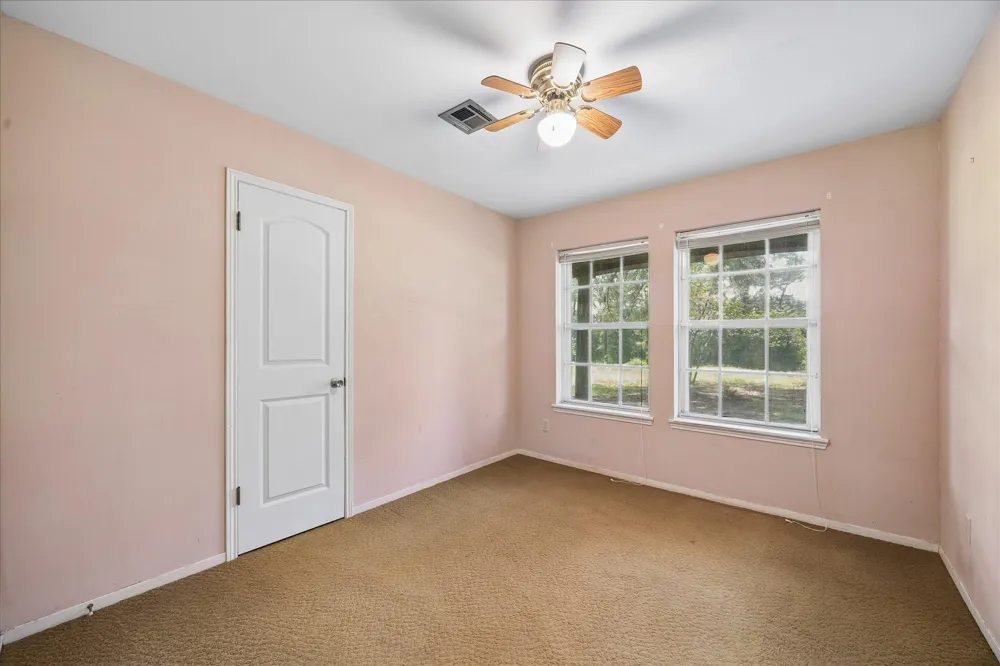 10032 Highway 105 Brenham, TX 77833