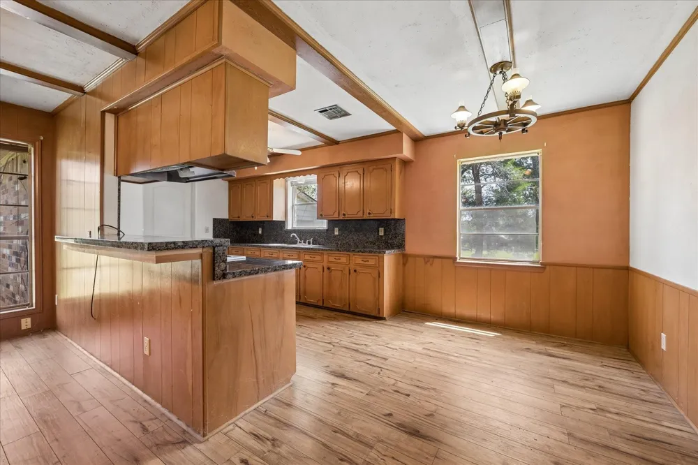 10032 Highway 105 Brenham, TX 77833