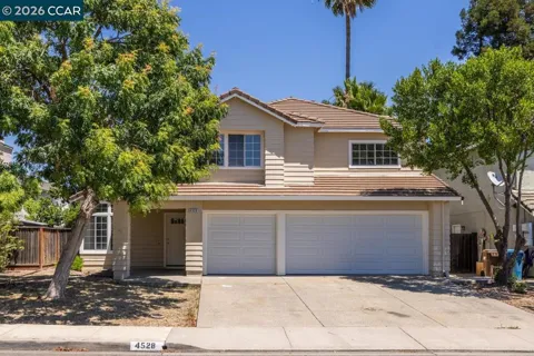 4528 Knollpark Cir