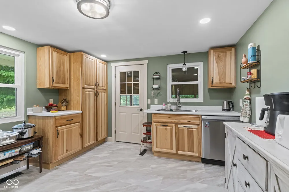 4907 E Lovers Lane Lexington, IN 47138