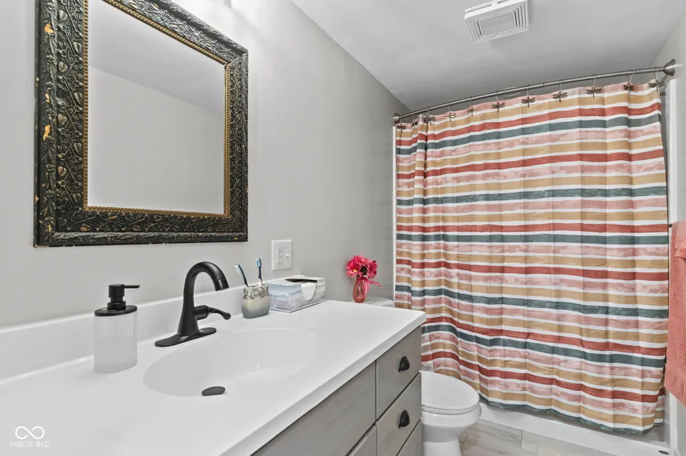 4907 E Lovers Lane Lexington, IN 47138