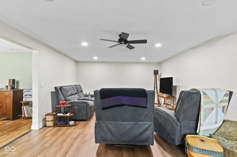 4907 E Lovers Lane Lexington, IN 47138