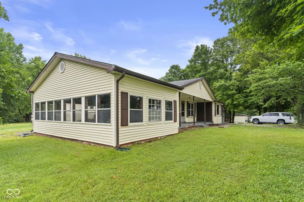 4907 E Lovers Lane Lexington, IN 47138