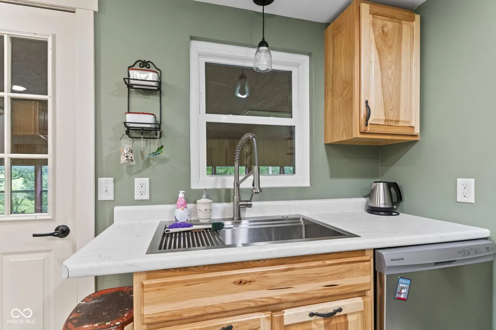 4907 E Lovers Lane Lexington, IN 47138