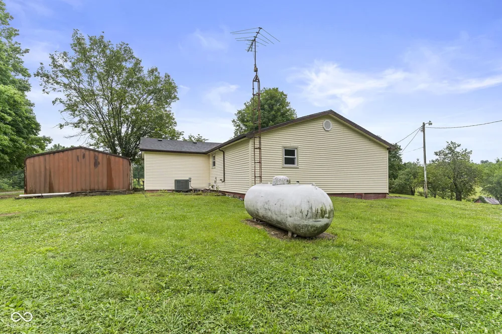 4907 E Lovers Lane Lexington, IN 47138