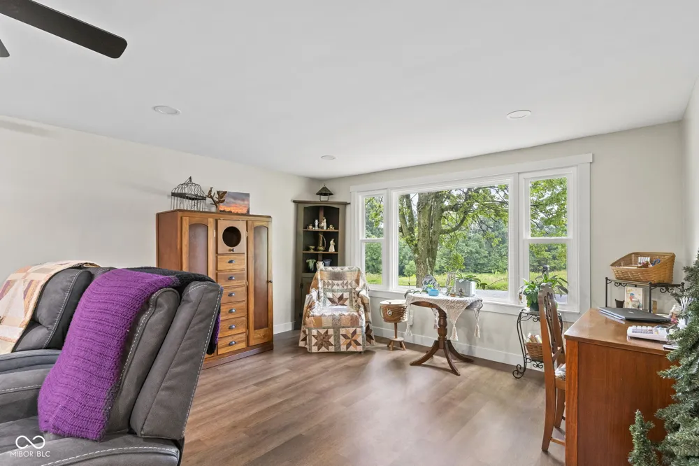 4907 E Lovers Lane Lexington, IN 47138