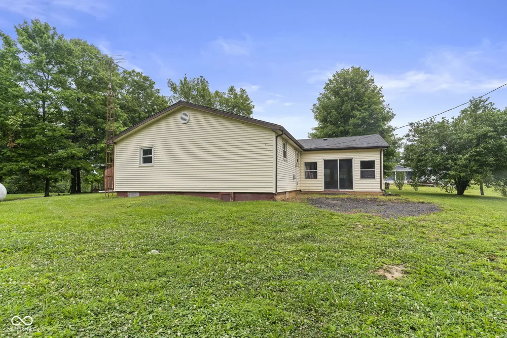 4907 E Lovers Lane Lexington, IN 47138