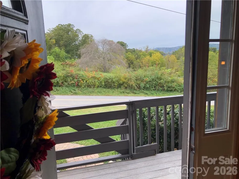 836 Burney Mountain Road Fletcher, NC 28732