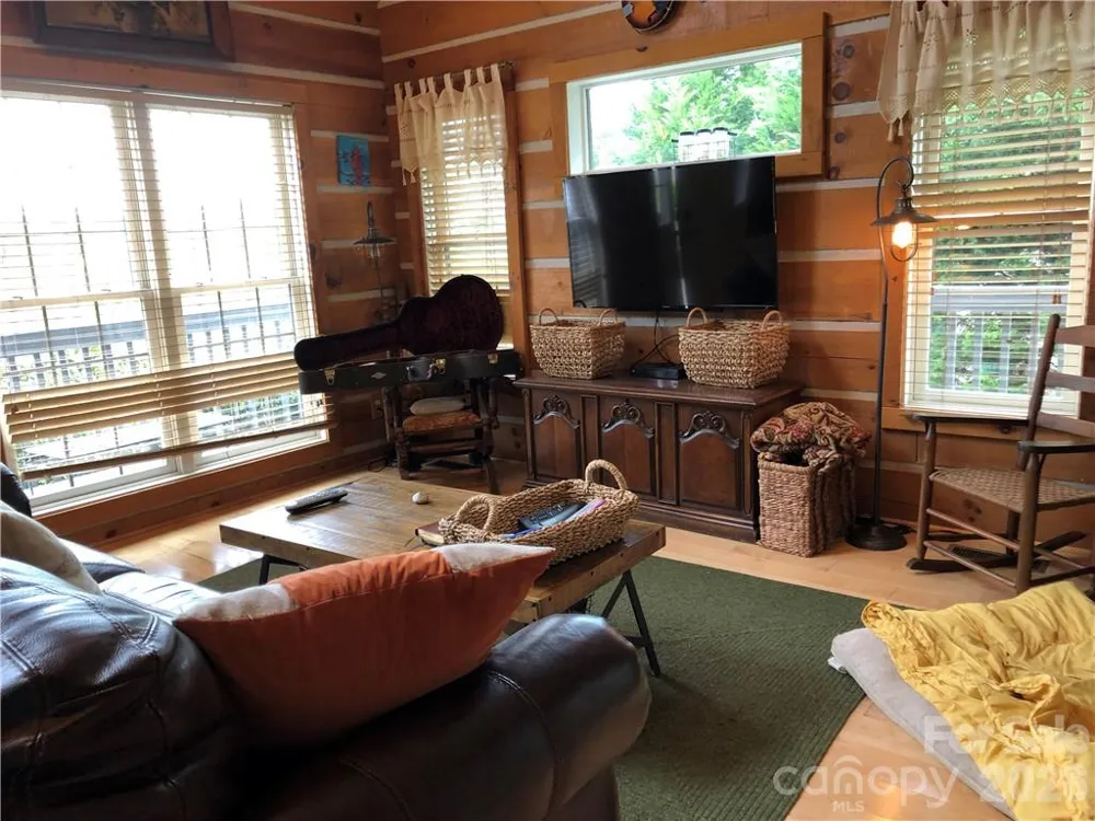 836 Burney Mountain Road Fletcher, NC 28732