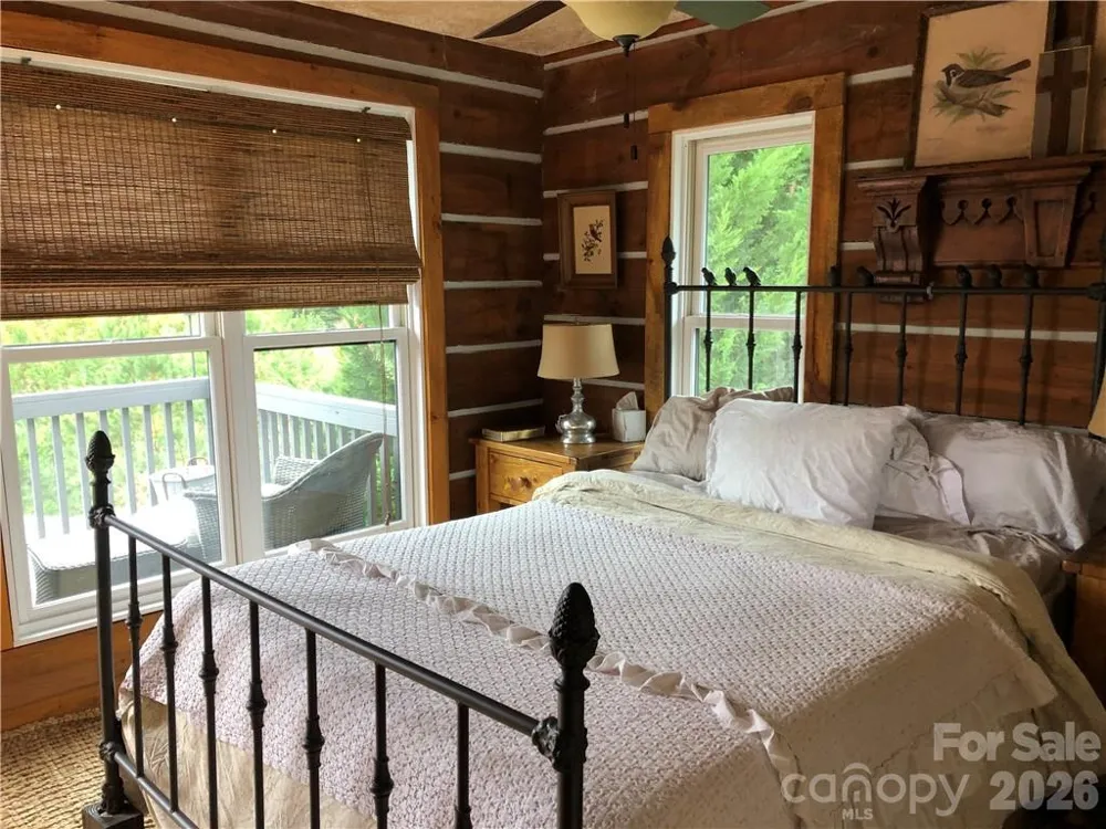 836 Burney Mountain Road Fletcher, NC 28732